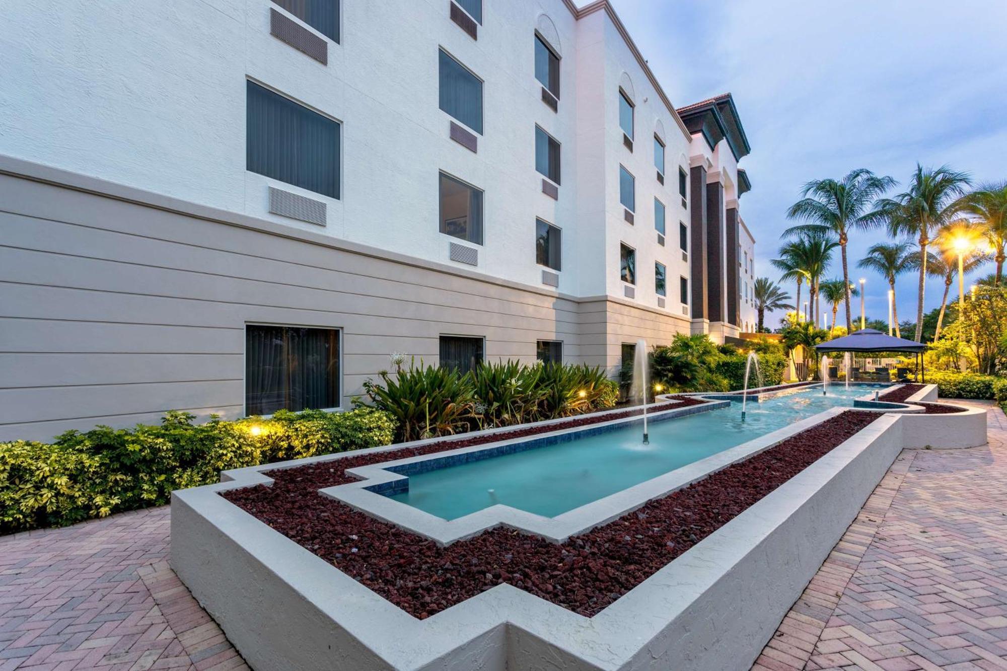 Hampton Inn & Suites Wellington Royal Palm Beach Exteriör bild