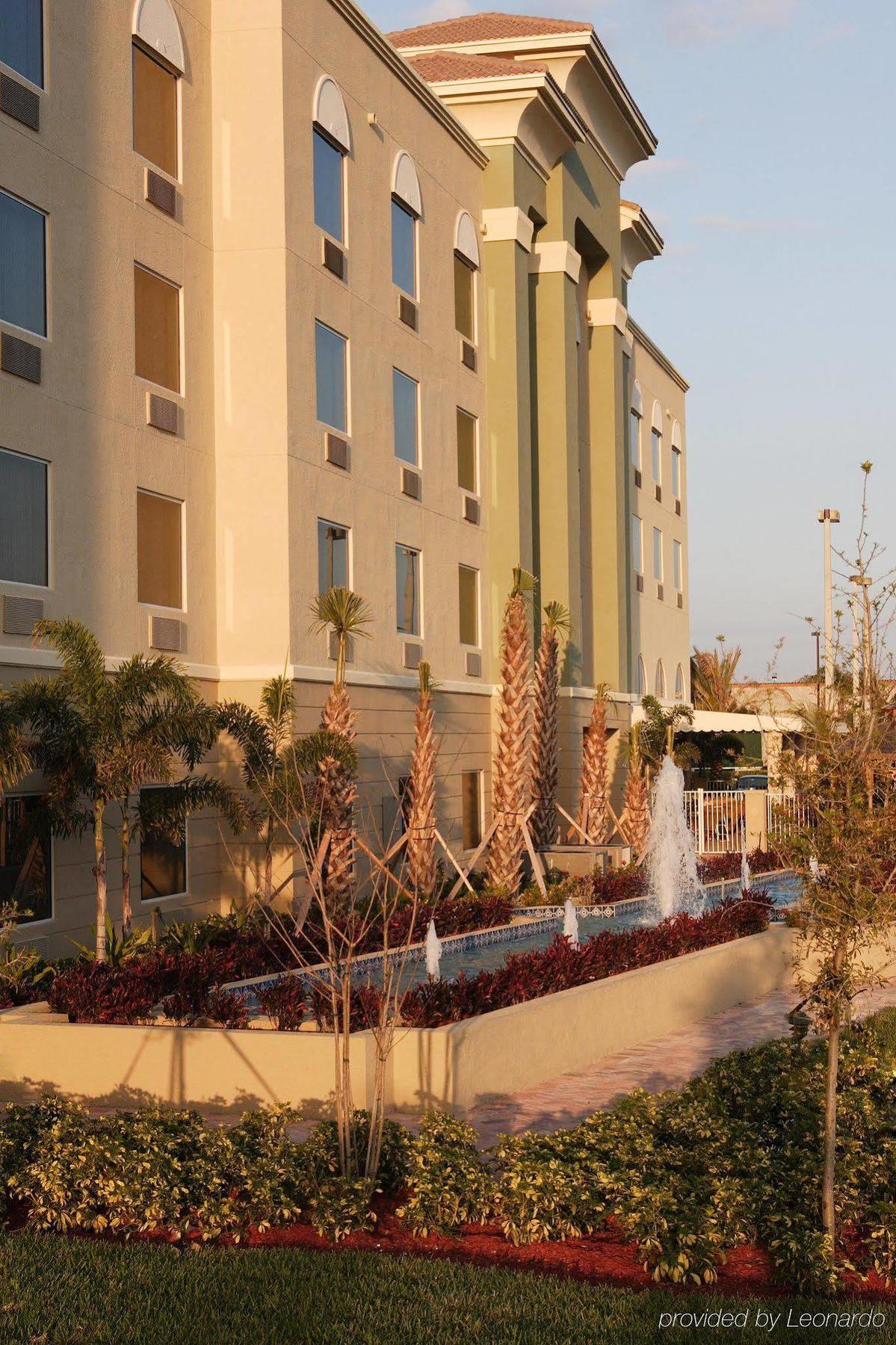 Hampton Inn & Suites Wellington Royal Palm Beach Exteriör bild